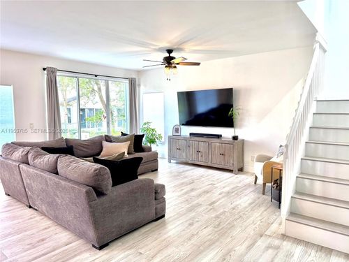 20775 Nw 1st St, Pembroke Pines, FL, 33029-3514 | Card Image