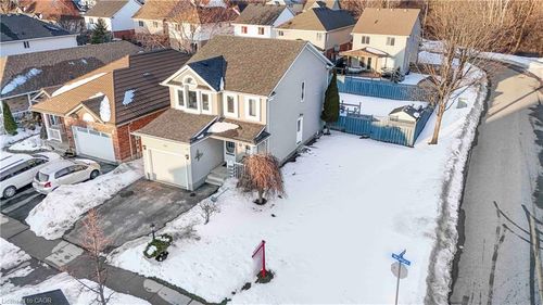 135 Veronica Dr, Kitchener, ON, N2A4E6 | Card Image