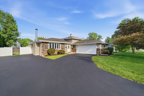 18837 W Louise Dr, Lansing, IL, 60438-3611 | Card Image