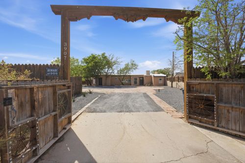 3907 3rd St Nw, Albuquerque, NM, 87107-2316 | Card Image