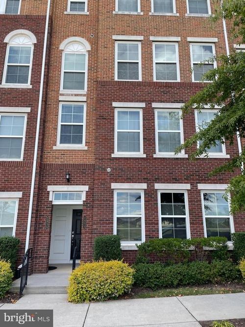 96-2953 Finsbury Pl, FAIRFAX, VA, 22031-6201 | Card Image