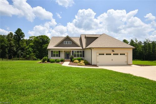 8861 Belews Ridge Rd, Stokesdale, NC, 27357-9234 | Card Image