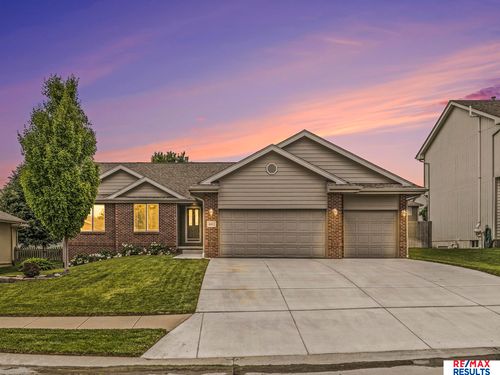 16413 Willow St, Omaha, NE, 68136-3115 | Card Image