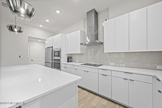 7442 Beach Walk Pl, House other with 3 bedrooms, 3 bathrooms and null parking in JACKSONVILLE FL | Image 14