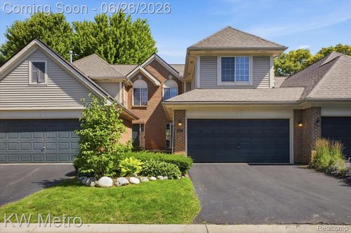 517 Macwilliams Ln, Royal Oak, MI, 48067-4535 | Card Image