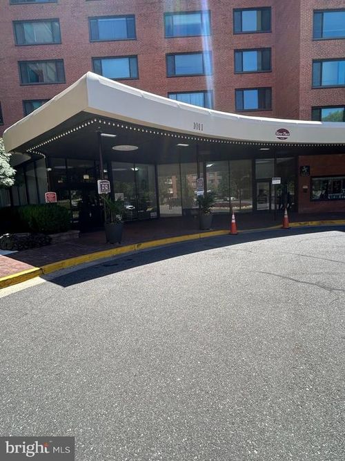 429-1011 Arlington Blvd, ARLINGTON, VA, 22209-2231 | Card Image