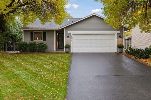 10529 Lee Dr, Eden Prairie, MN, 55347-4815 | Card Image