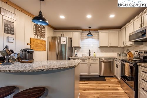unit-a2-220 Charter Hills Rd, Beech Mountain, NC, 28604-6583 | Card Image