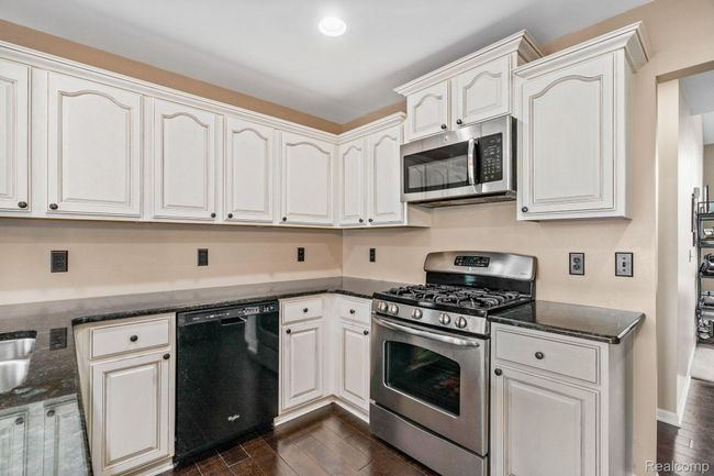 15-web-or-mls-4096 Villager Dr-15.jpg | Image 12