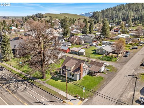 206 W 1st St, Wallowa, OR, 97885-8557 | Card Image