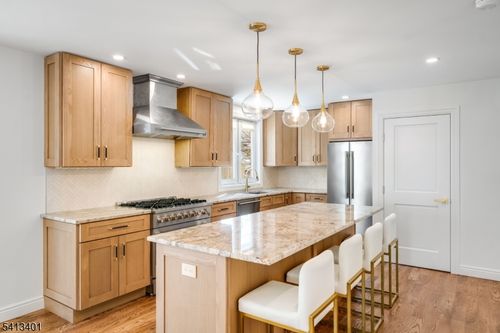 11 Walnut St, Little Falls, NJ, 07424-2222 | Card Image