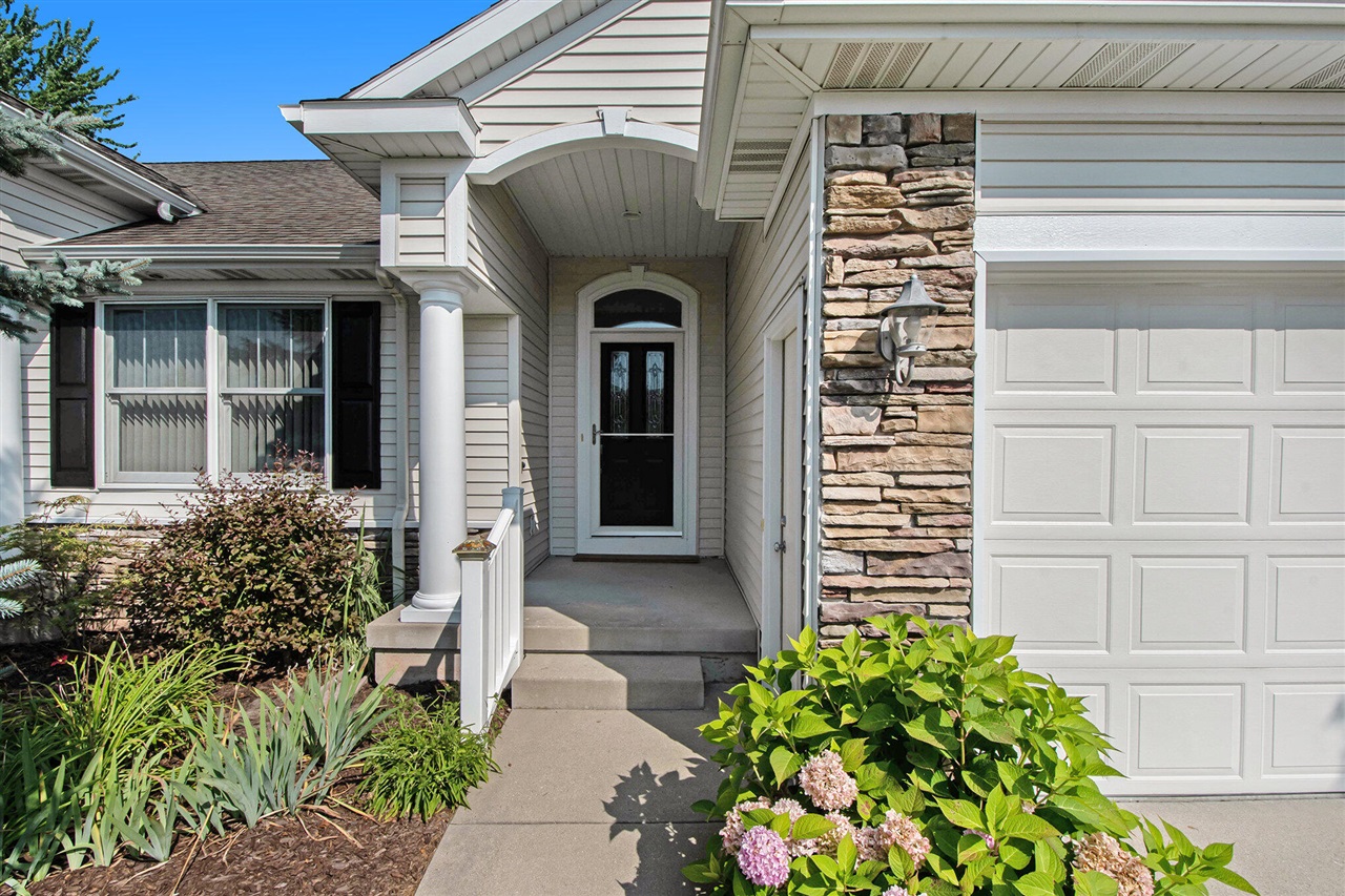 Linwood Dr, Grand Rapids, MI 49534