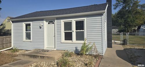 1006 8th St, Colona, IL, 61241-9693 | Card Image