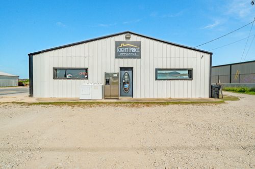 930 N Highway 377, Pilot Point, TX, 76258-4045 | Card Image