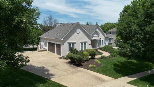 5002 W 143rd Ter, Leawood, KS, 66224-3745 | Card Image