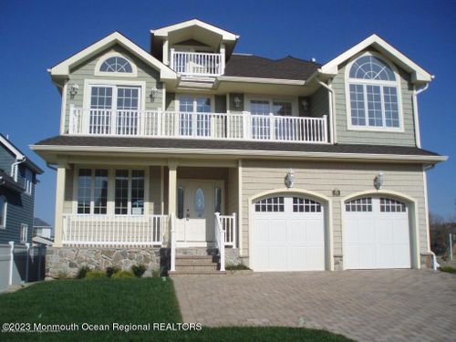 1615 Ocean Ave, Point Pleasant Beach, NJ, 08742-4655 | Card Image