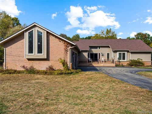 7286 Pine Knob Rd, Clarkston, MI, 48348-4821 | Card Image