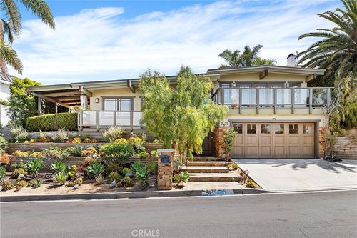 2830 Chateau Way, Laguna Beach, CA, 92651-2011 | Card Image