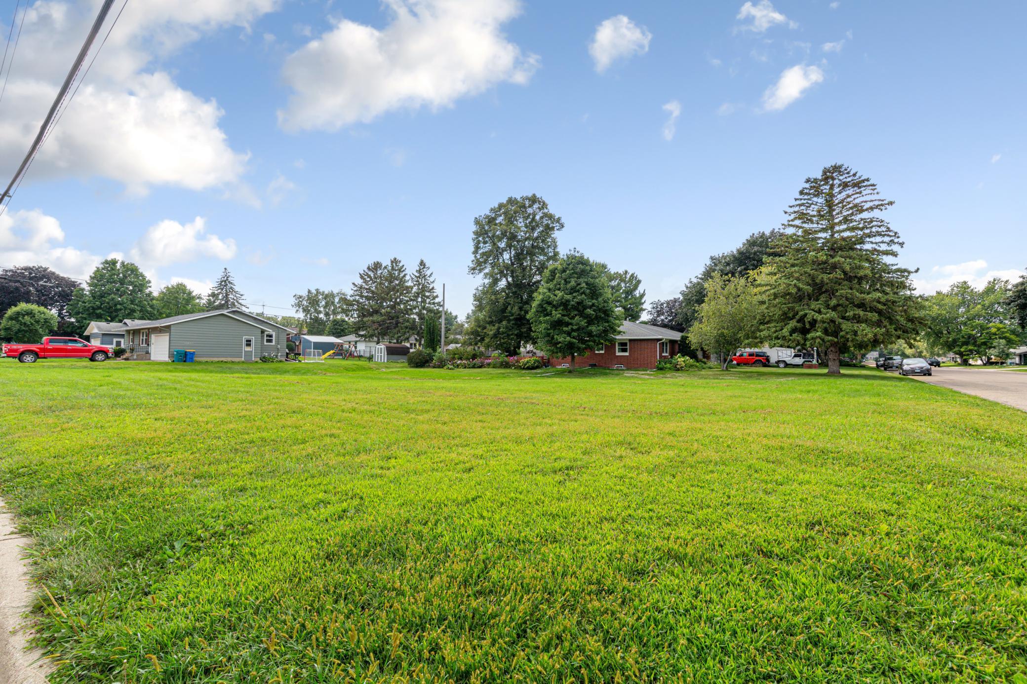 Land in Owatonna
