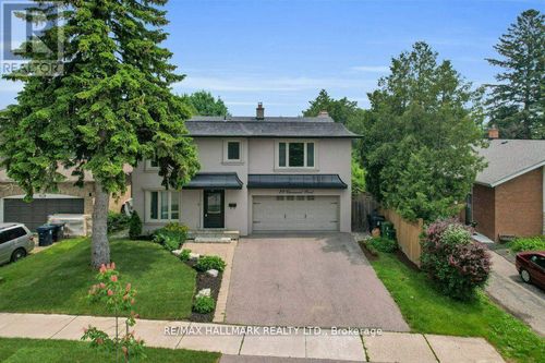 29 Charnwood Rd, Toronto, ON, M3B2P7 | Card Image