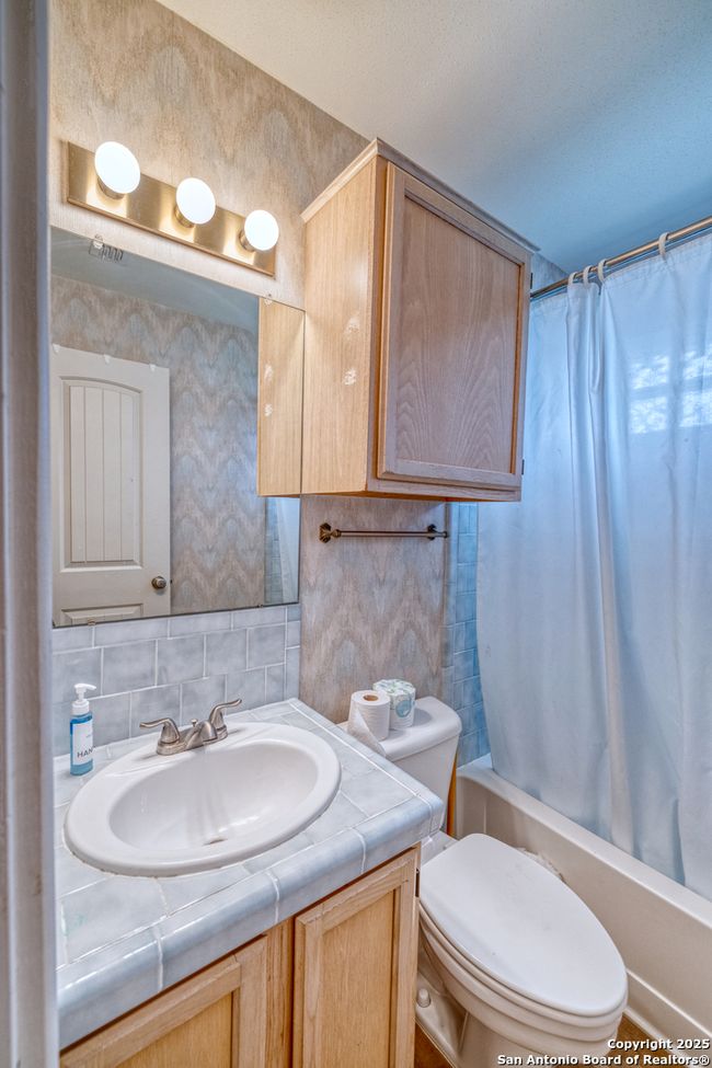 270 Robinson Rd, House other with 4 bedrooms, 3 bathrooms and null parking in Concan TX | Image 29