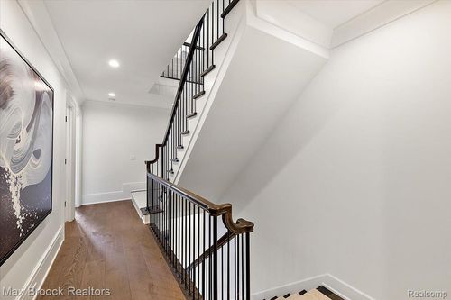 625 W Brown St, Birmingham, MI, 48009-1496 | Card Image