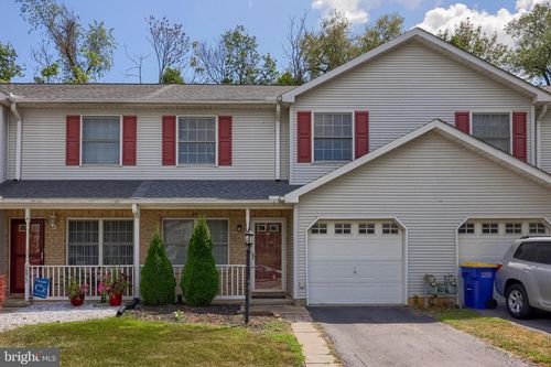 2878 Robin Rd, York, PA, 17404-5746 | Card Image