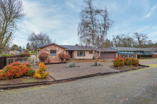 244 Swarthout Drive, Grants Pass, OR, 97527 | Card Image