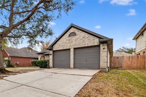 1707 Bonnie Lea Ln, Fresno, TX, 77545-9516 | Card Image