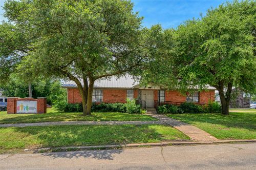 220 S Elm St, Sherman, TX, 75090-7202 | Card Image