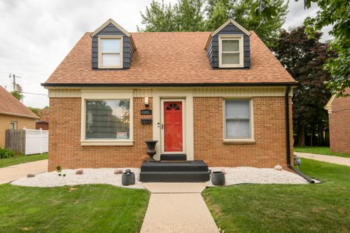 4545 N 42nd St, Milwaukee, WI, 53209-5825 | Card Image