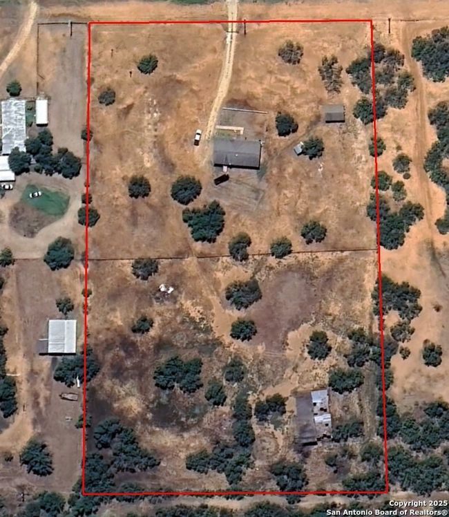 8990 Fm 2146, House other with 4 bedrooms, 2 bathrooms and null parking in Jourdanton TX | Image 32