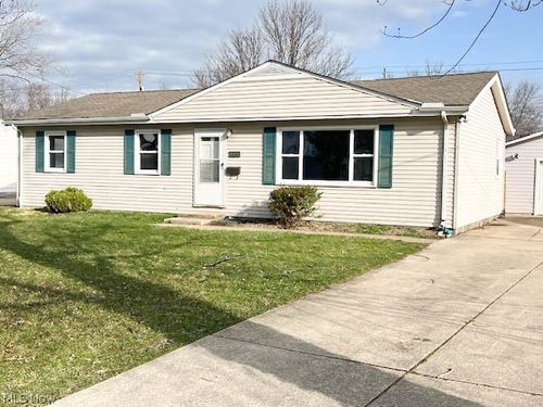 7621 Miami Rd, Mentor-On-The-Lake, OH, 44060-3226 | Card Image