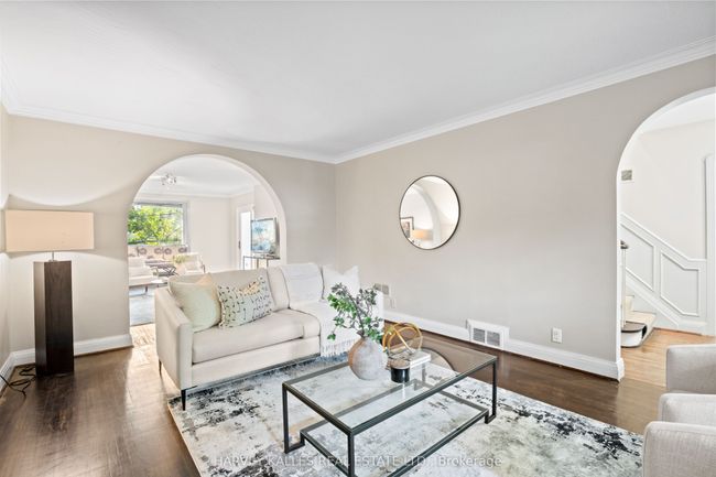 14 Lawnhurst Blvd, House other with 5 bedrooms, 3 bathrooms and 2 parking in Toronto ON | Image 7