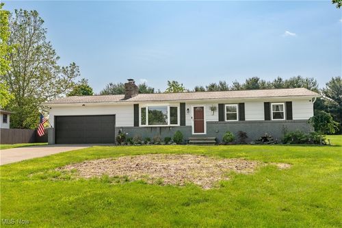 11576 Peach Glen Avenue Nw, Uniontown, OH, 44685 | Card Image