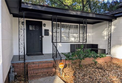 614 E 37th St, Savannah, GA, 31401-9208 | Card Image