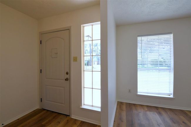 18811 Pine Trace Ct, House other with 3 bedrooms, 2 bathrooms and 2 parking in Humble TX | Image 5
