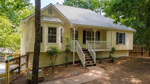 623 Peachtree Dr Se, White, GA, 30184-3430 | Card Image