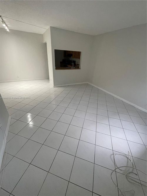 apt-104-10041 Winding Lake Rd, Sunrise, FL, 33351-5842 | Card Image