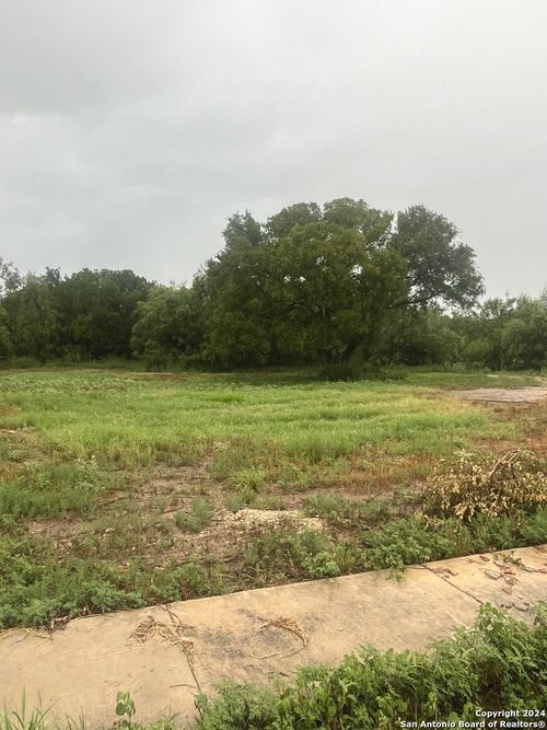 21 Rio Seco Dr, Uvalde, TX, 78801-4030 | Card Image