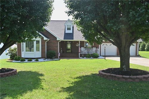 109 Barlow Ct, King, NC, 27021-9187 | Card Image