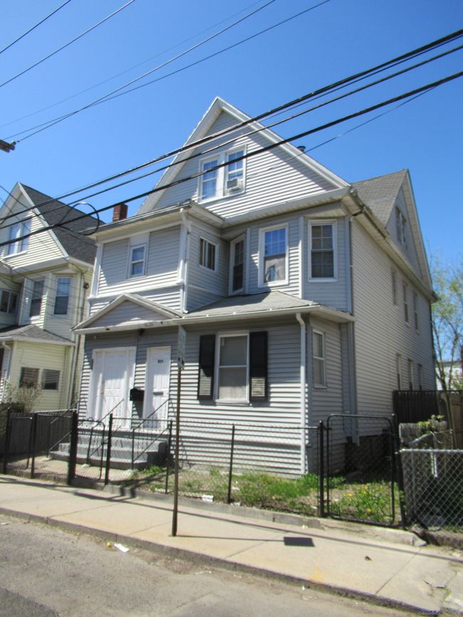 137 Clifford St, Home with 6 bedrooms, 3 bathrooms and null parking in Bridgeport CT | Image 18