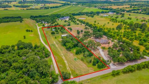 000 Wiggins Road, West, TX, 76691 | Card Image