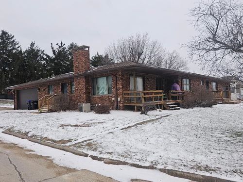 1604 13th Ave, Belle Plaine, IA, 52208-1310 | Card Image