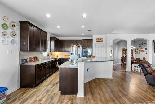 525 Pecan Farms, New Braunfels, TX, 78130-3598 | Card Image