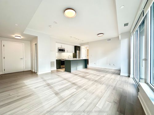 903-2525 Bathurst St, Toronto, ON, M6B2Y9 | Card Image