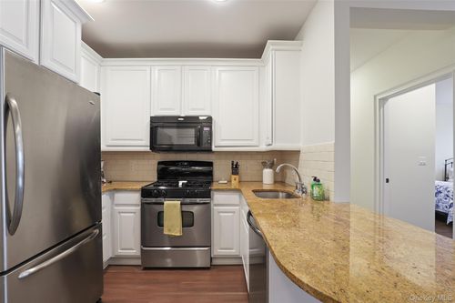 apt-3f-10 School St, Rye, NY, 10580-2980 | Card Image