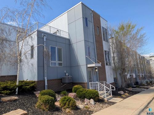 521 S 2nd Ave Avenue, Sioux Falls, SD, 57104 | Card Image