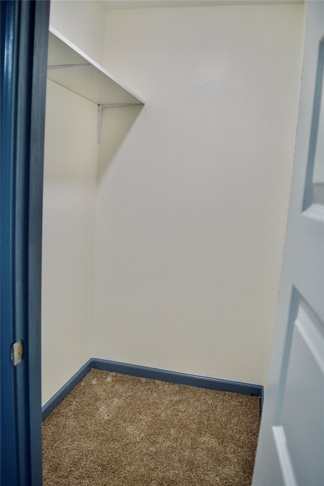 Primary closet | Image 5