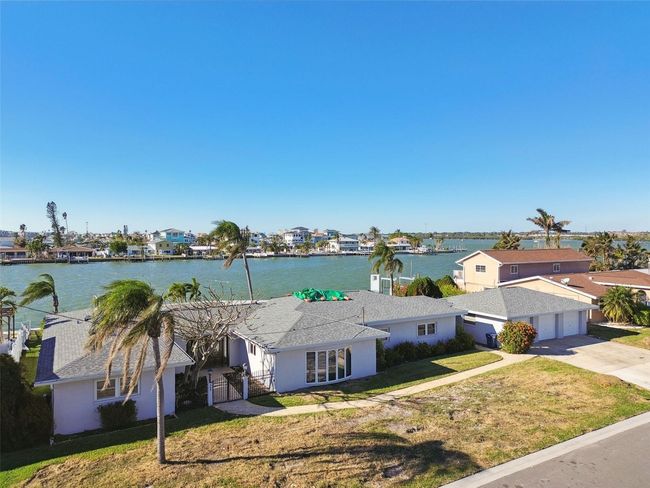568 Johns Pass Ave, House other with 4 bedrooms, 3 bathrooms and null parking in MADEIRA BEACH FL | Image 76